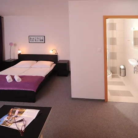 Hostel 36 *